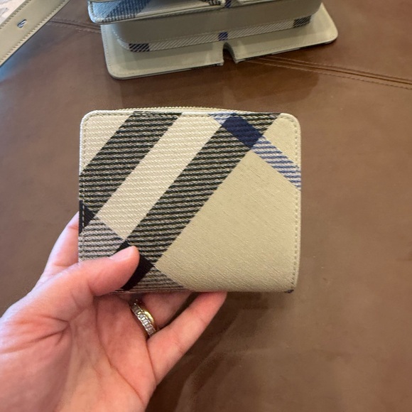 Burberry Wallet - Picture 2 of 4